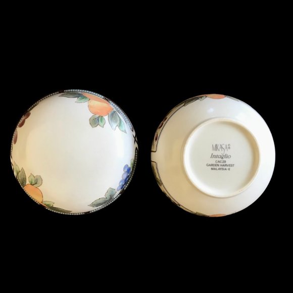 MIKASA Intaglio Garden Harvest 4" Round Box and Lid - Picture 5 of 7